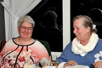 Frauen bei der R&uuml;ckbesinnung an den Geissberg