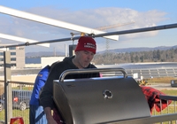 Martin, der Grilleur, ist voll konzentriert